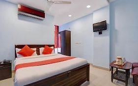 Oyo Capital O 8618 Halcyon Mourya Grand